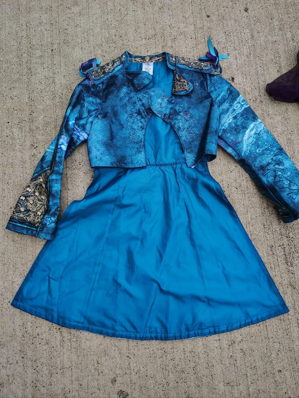 Disney Store Uma Costume Dress Up Halloween Descendants 2 Ursula Daughter 11/12